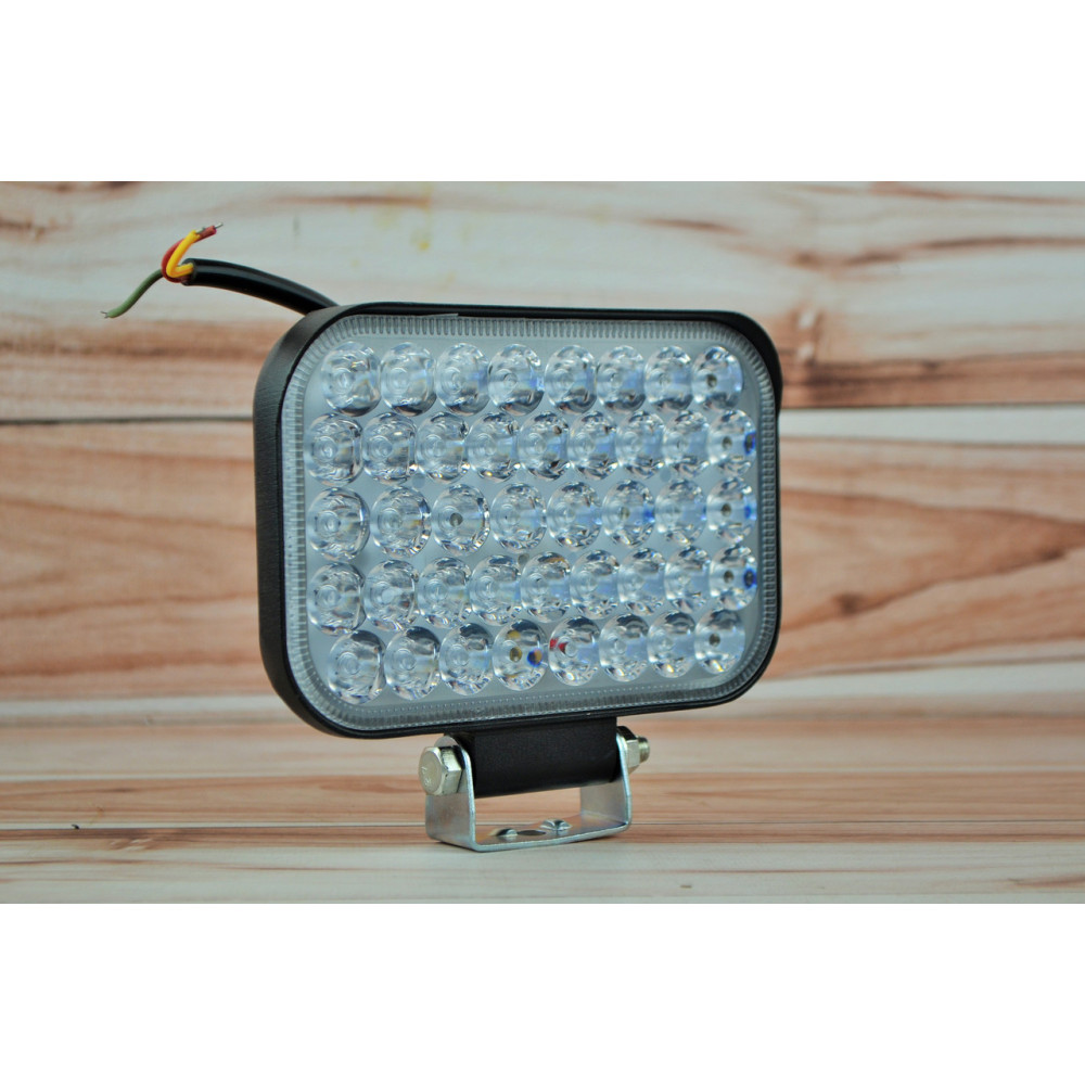 Фара LED прямокутна 126W 6000K (42 діодів) (15,2см х 10см х 3см) (ближній + дальній)